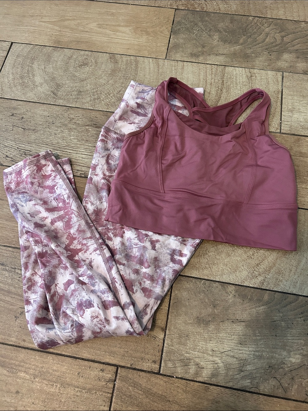 Tie-Dye Mauve Sports Bra & High-Waisted Leggings Set Size Small